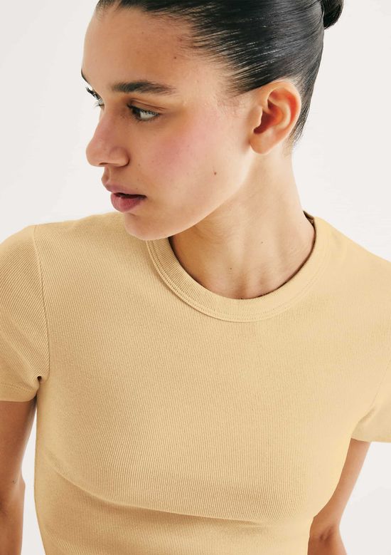 Foto do produto: Blusa Feminina Manga Curta Slim Em Ribana - Amarelo