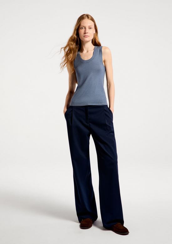 Foto do produto: Regata Feminina Slim Decote U Em Tricô De Viscose - Cinza