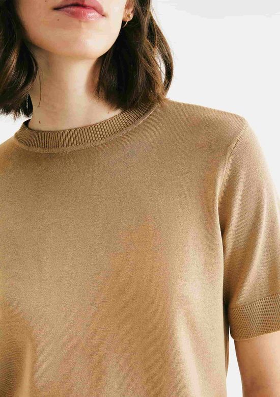 Foto do produto: Blusa Feminina Manga Curta Em Tricô Leve - Bege