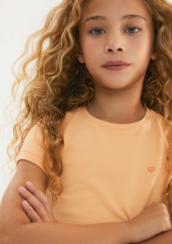 Foto do produto: Blusa Básica Infantil Menina Com Bordado Coração - Laranja