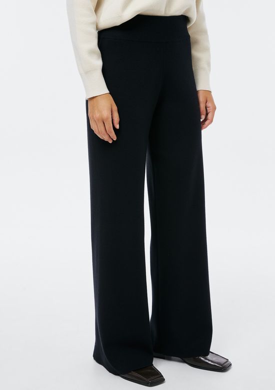 Foto do produto: Calça Feminina Reta Em Tricô - Preto