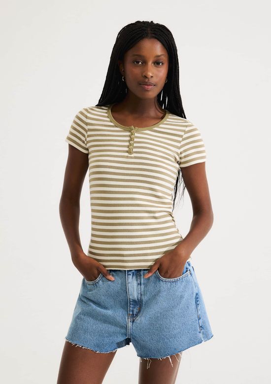 Foto do produto: Blusa Feminina Listrada Em Malha Binada Com Botões - Verde