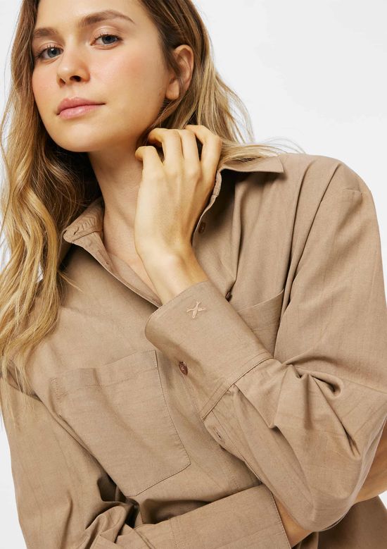 Foto do produto: Camisa Feminina Manga Longa Com Bolso - Marrom