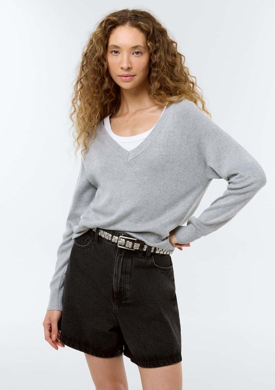 Foto do produto: Blusão Feminino Decote V Em Tricô - Cinza