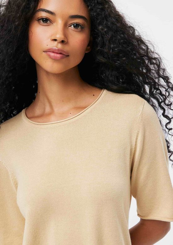 Foto do produto: Blusa Feminina Manga Curta Em Tricô Leve - Bege