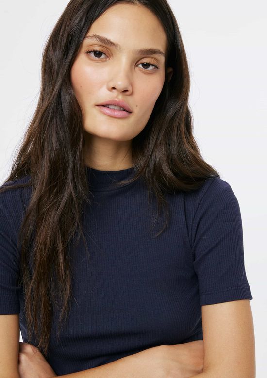 Foto do produto: Blusa Feminina Gola Alta Em Ribana Canelada - Azul