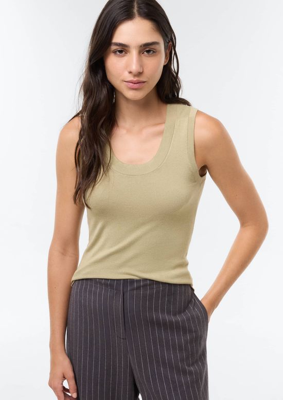 Foto do produto: Regata Feminina Slim Decote U Em Tricô De Viscose - Verde