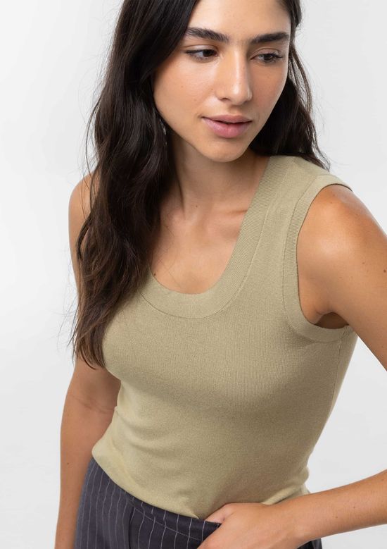 Foto do produto: Regata Feminina Slim Decote U Em Tricô De Viscose - Verde