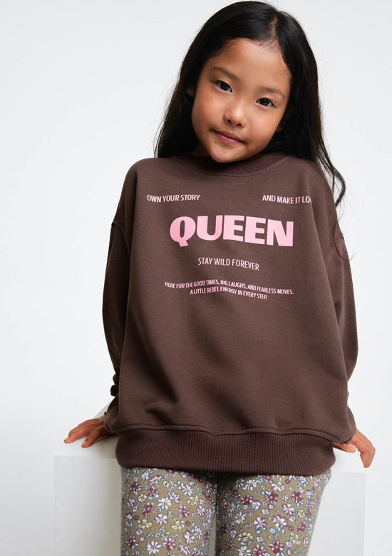 Foto do produto: Blusão De Moletom Infantil Menina Oversized Com Estampa - Marrom
