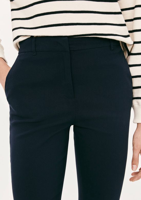 Foto do produto: Calça Básica Feminina Cintura Média Em Alfaiataria - Azul