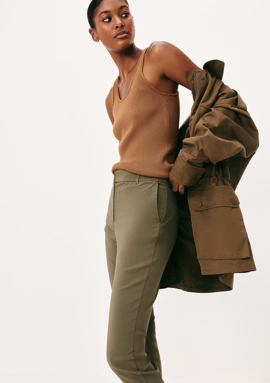 Foto do produto: Calça Básica Feminina Cintura Média Em Alfaiataria - Verde