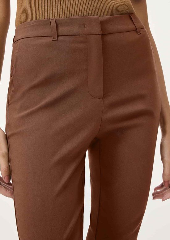 Foto do produto: Calça Básica Feminina Cintura Média Em Alfaiataria - Marrom