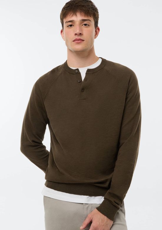 Foto do produto: Camisa Masculina Henley Em Tricô - Marrom