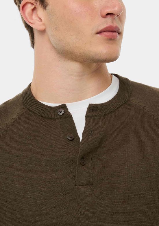 Foto do produto: Camisa Masculina Henley Em Tricô - Marrom