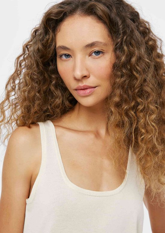 Foto do produto: Regata Feminina Em Tricô Leve - Off white
