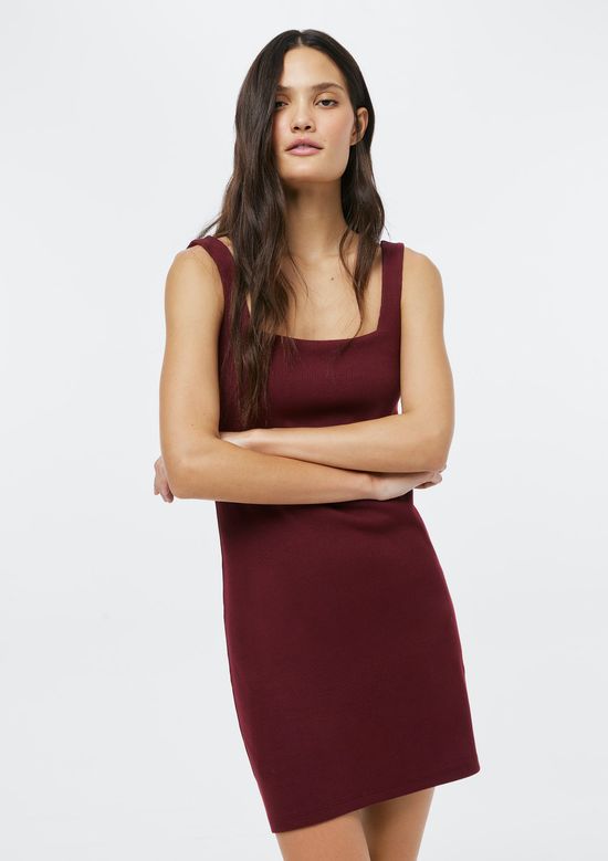 Foto do produto: Vestido Curto Reto Com Elastano - Vinho