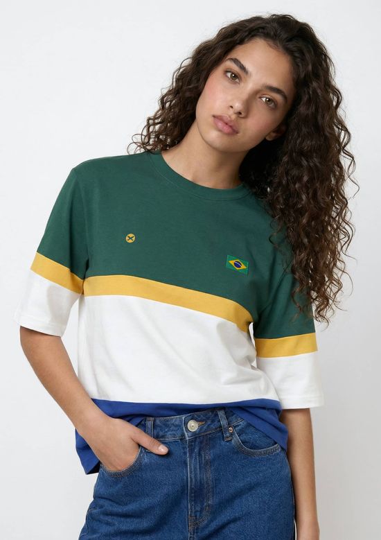 Foto do produto: Camiseta Feminina Comfort Com Estampa Drop Brasil - Verde