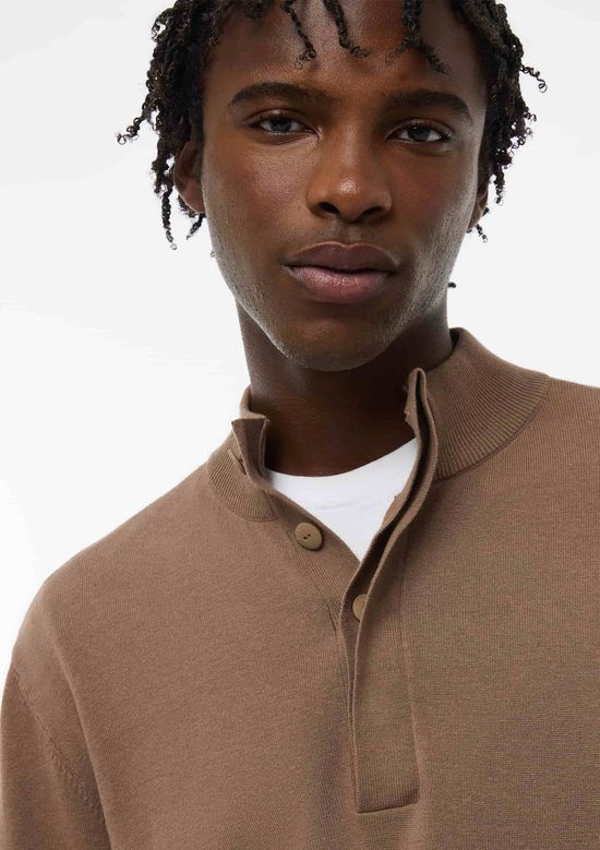 Foto do produto: Blusão Masculino Gola Alta Em Tricô - Marrom