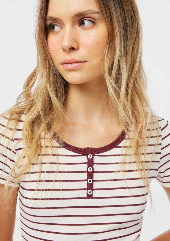 Foto do produto: Blusa Feminina Listrada Com Peitilho - Vermelho