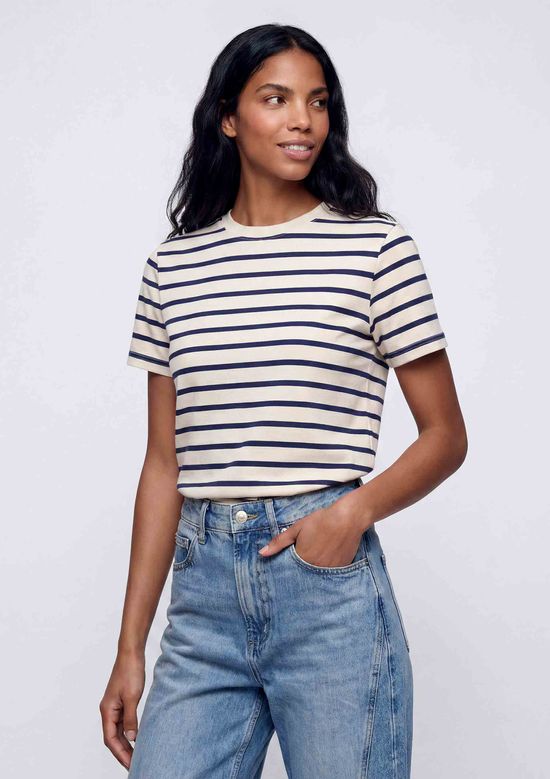Foto do produto: Camiseta Feminina Boxy Manga Curta - Off white