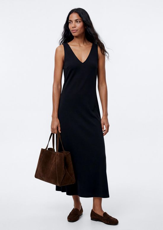 Foto do produto: Vestido Midi Evasê Com Elastano - Preto