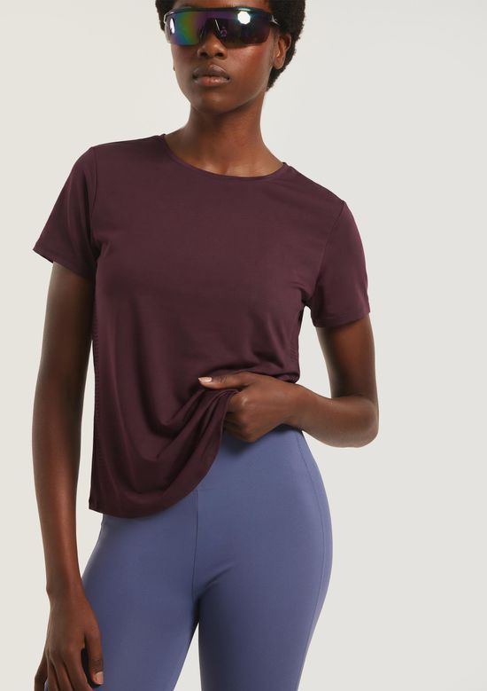Foto do produto: Camiseta Esportiva Feminina Alta Performance - Vinho