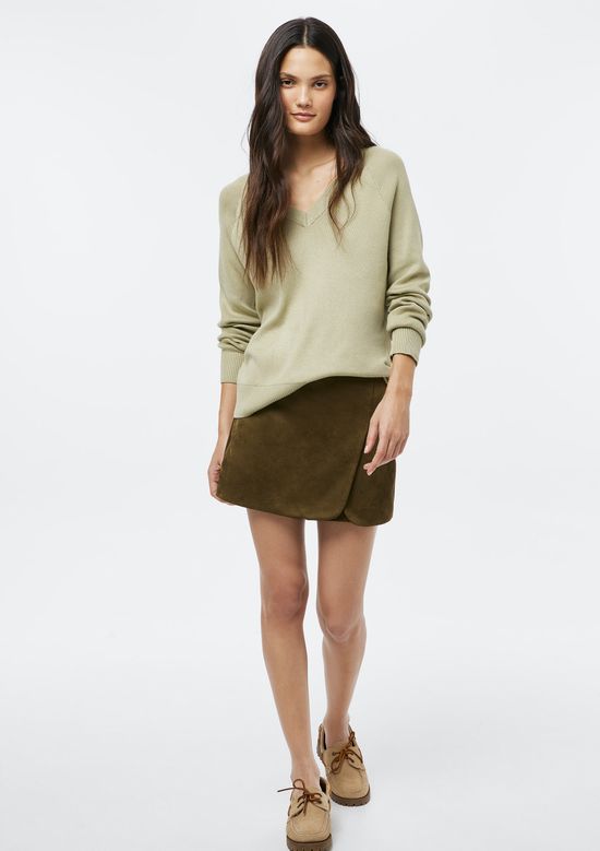 Foto do produto: Shorts Saia Transpassado Em Suede - Verde