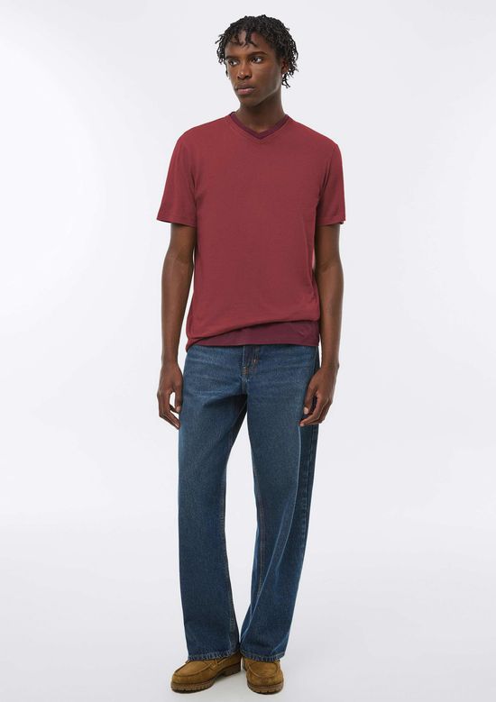 Foto do produto: Camiseta Básica Masculina Manga Curta Gola V World - Vermelho
