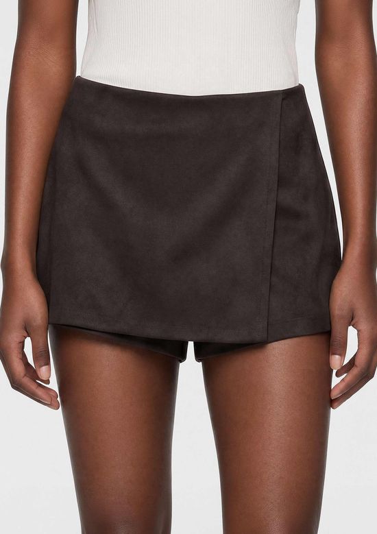 Foto do produto: Shorts Saia Transpassado Em Suede - Marrom