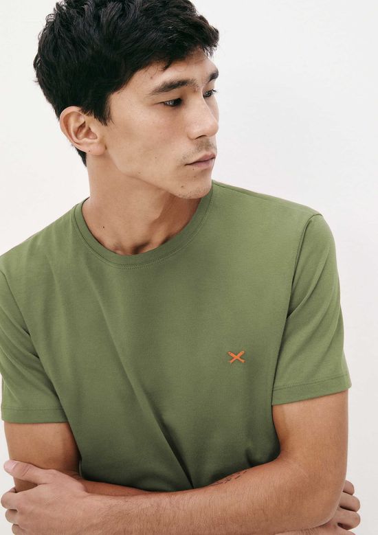 Foto do produto: Camiseta Básica Masculina World Com Bordado - Verde